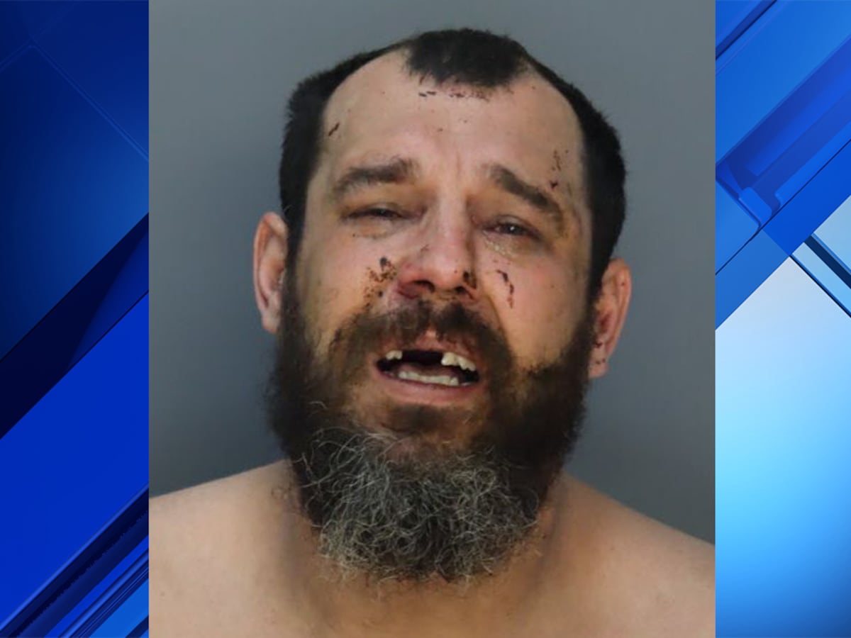 Criminoso de Miami-Dade desmaia no tribunal após ser condenado a 30 anos de prisão